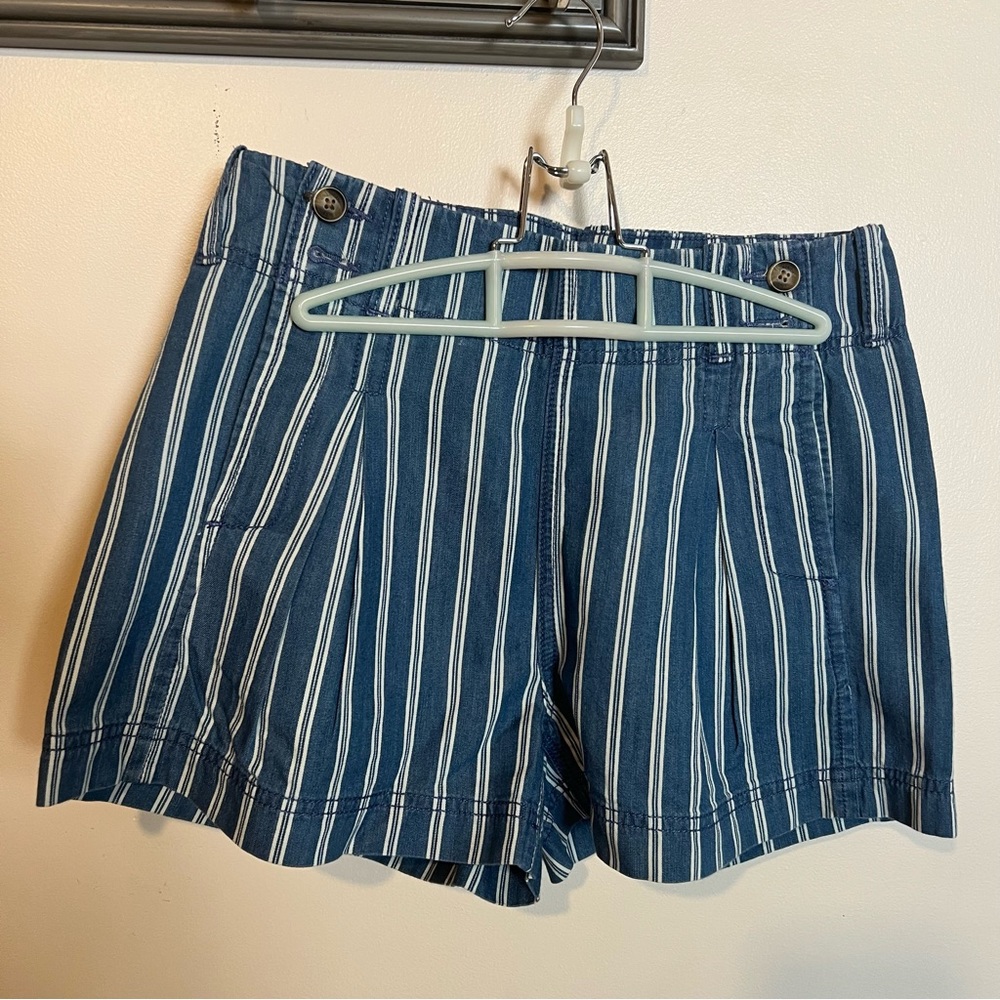 American Eagle 100% cotton Striped Pleated High Waisted Shorts Blue White Size 4
